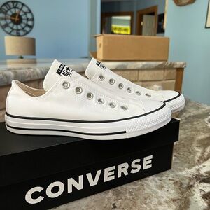 New white converse slip ons M6/ W8